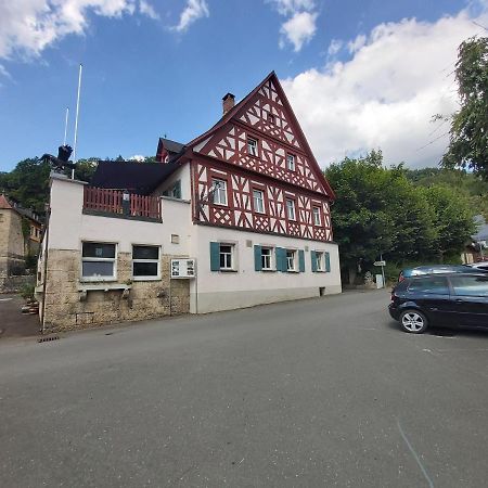 ホテル Schwarze Adler Streitberg エクステリア 写真