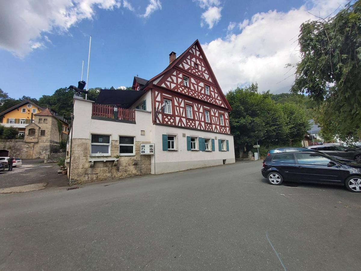 ホテル Schwarze Adler Streitberg エクステリア 写真